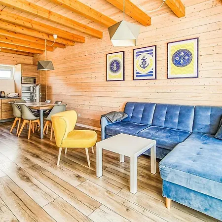 Feriehus 2 Bedroom Beautiful In Sarbinowo